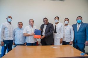 Entregan fondos a instituciones sin fines de lucro en Higüey