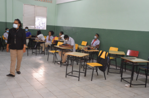 Autoridades de educación hacen llamado a la ADP