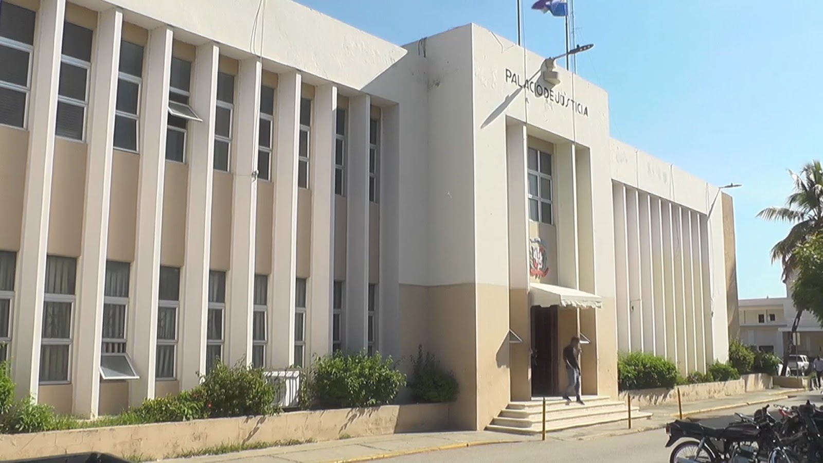 Juez solicita construcción de nuevo Palacio de Justicia en San Juan