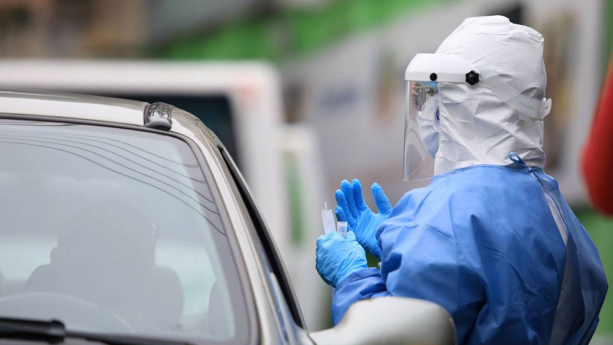 Estados Unidos supera millón de contagios diarios de COVID-19