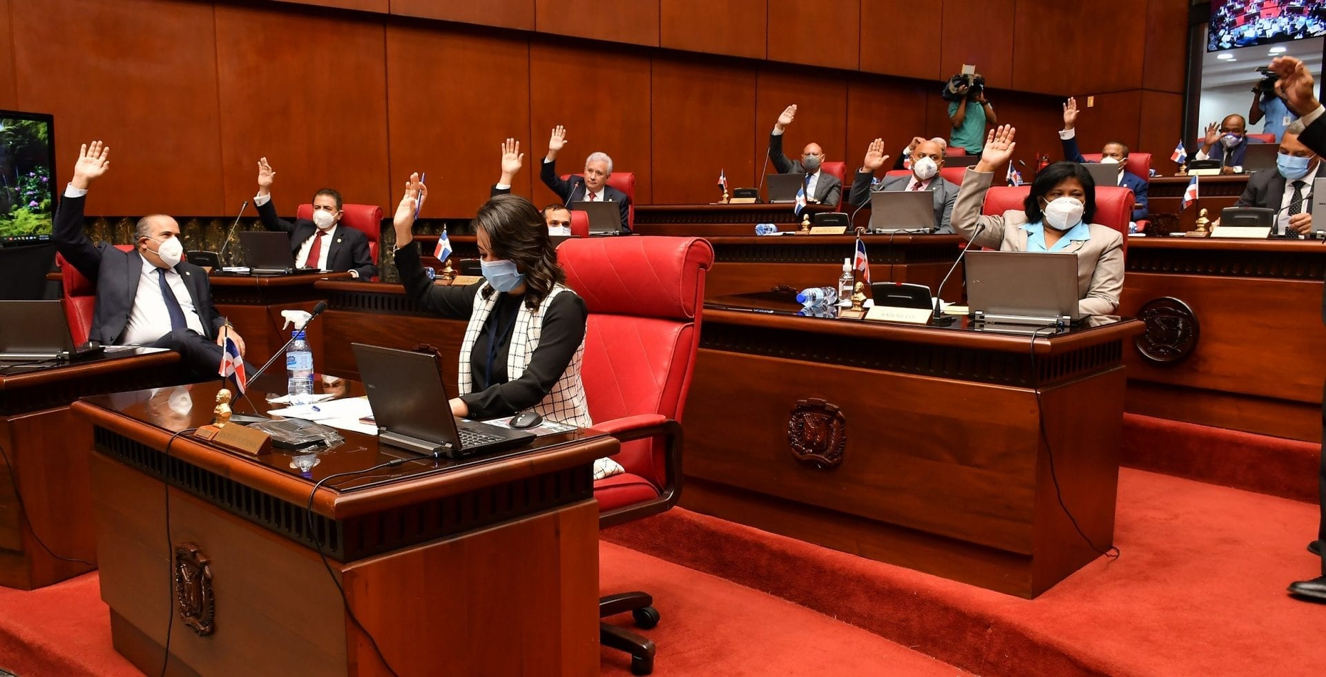 Senado aprueba préstamo de US$300 millones por emergencias covid-19