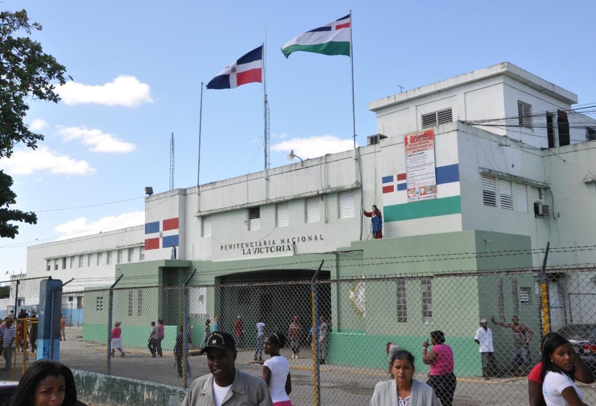 Unidades militares asumen control momentáneo de La Victoria