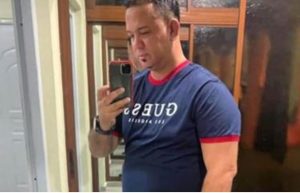Alexis Villalona escapa en motocicleta antes de ser detenido por PN 