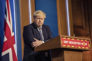Johnson se disculpa por asistir a una fiesta en cuarentena
