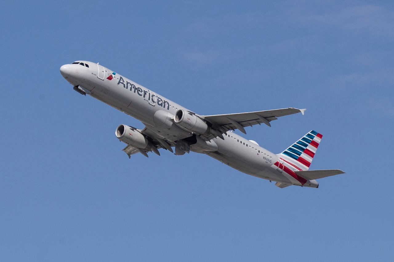 Avión retornar a Miami por pasajero sin mascarilla