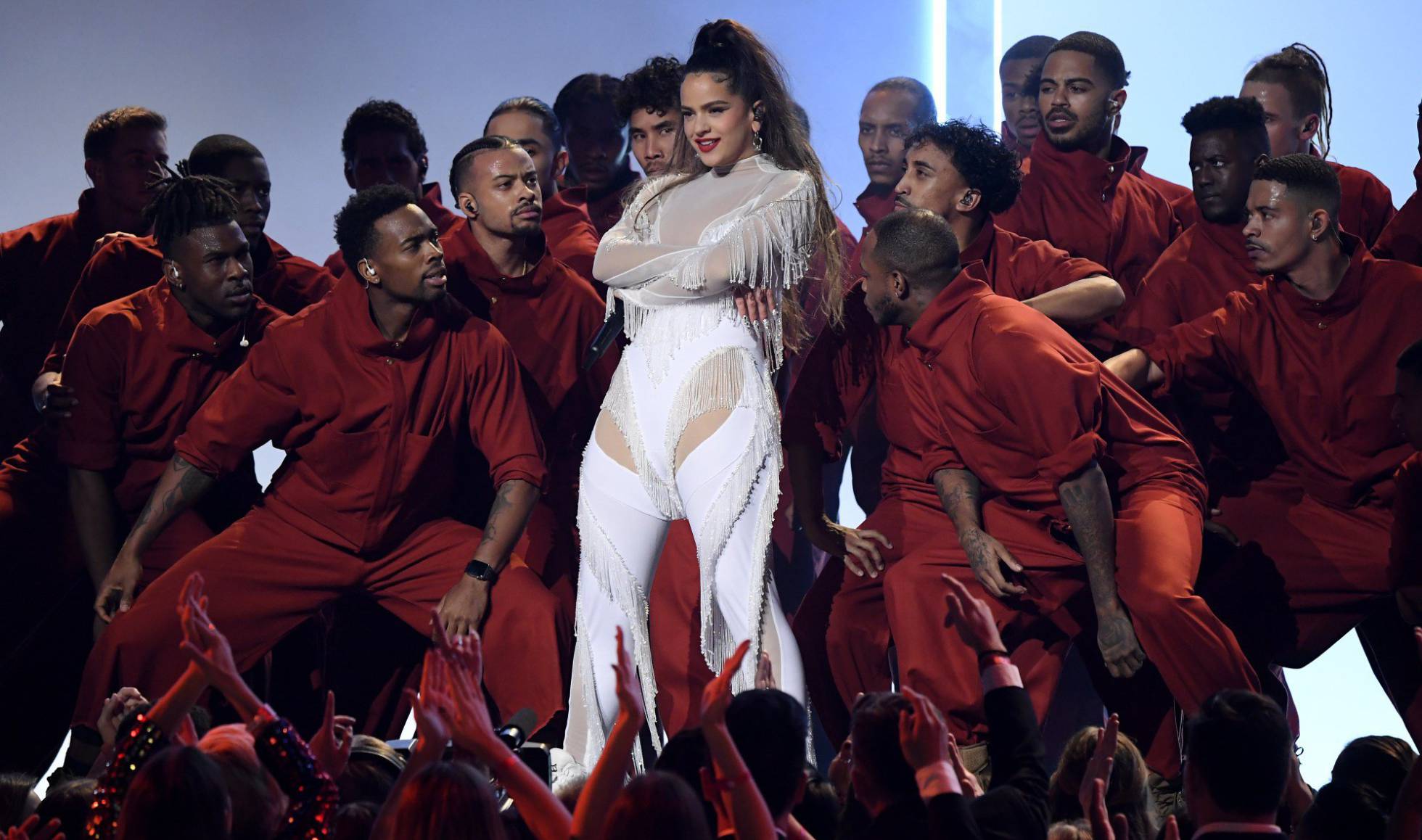Cancelan ceremonia de premios Grammy por la ola de contagios de COVID