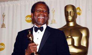 Muere Sidney Poitier, actor que rompió la barrera de color en Hollywood 