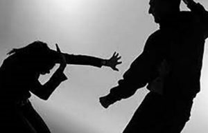 Mujer apuñalada por su expareja denuncia amenaza y teme por su vida 
