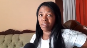Mujer agredida en Baní dice temer por su vida y la de su familia