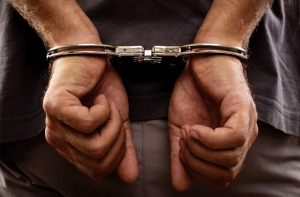 Entregan joven buscado por la desaparición de un hombre en Hatillo