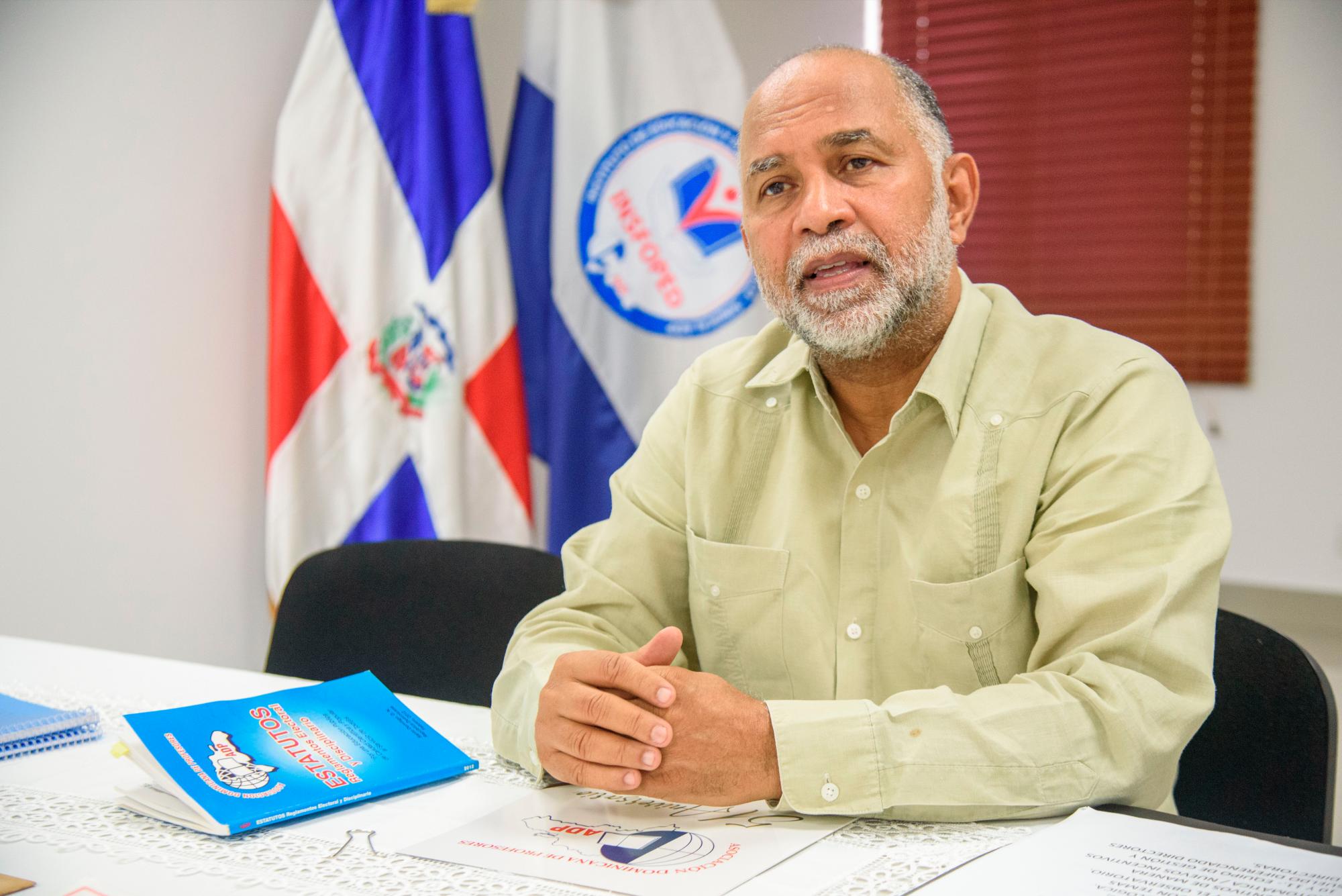 Eduardo Hidalgo: "Abrir las aulas ante ola del COVID es improcedente"