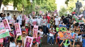Fundación Trazos Solidarios entrega juguetes a niños de bajos recursos