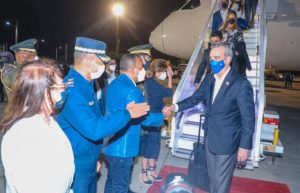 Abinader regresa al país con las manos llenas de grandes proyectos 