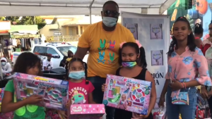 Cotuí: Fundación Alliana entrega juguetes a niños de escasos recursos