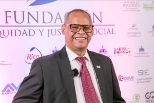 Fejus considera injusto gobierno contrate organismos internacionales