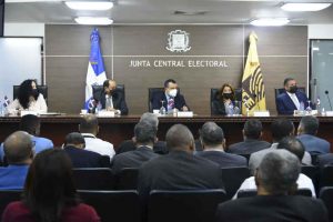 JCE y partidos estudian nueva estructura de dirección de informática