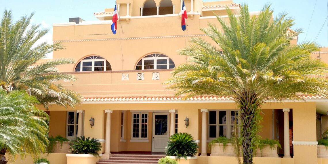 Hay al menos 12 dominicanos en Ucrania, entre ellos dos menores