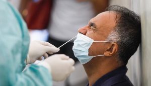 Quinta ola de contagios por ómicron duró 56 días en el país, según SP
