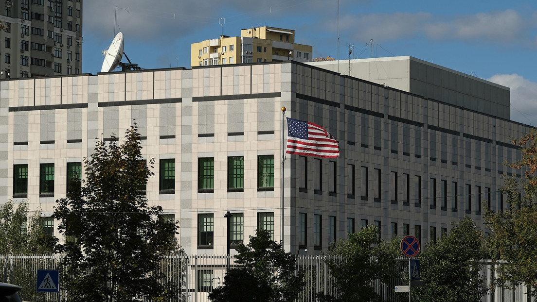 Estados Unidos ordena la salida de su personal diplomático de Ucrania