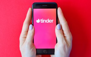 El nuevo servicio que ofrece Tinder para sus usuarios más aventureros