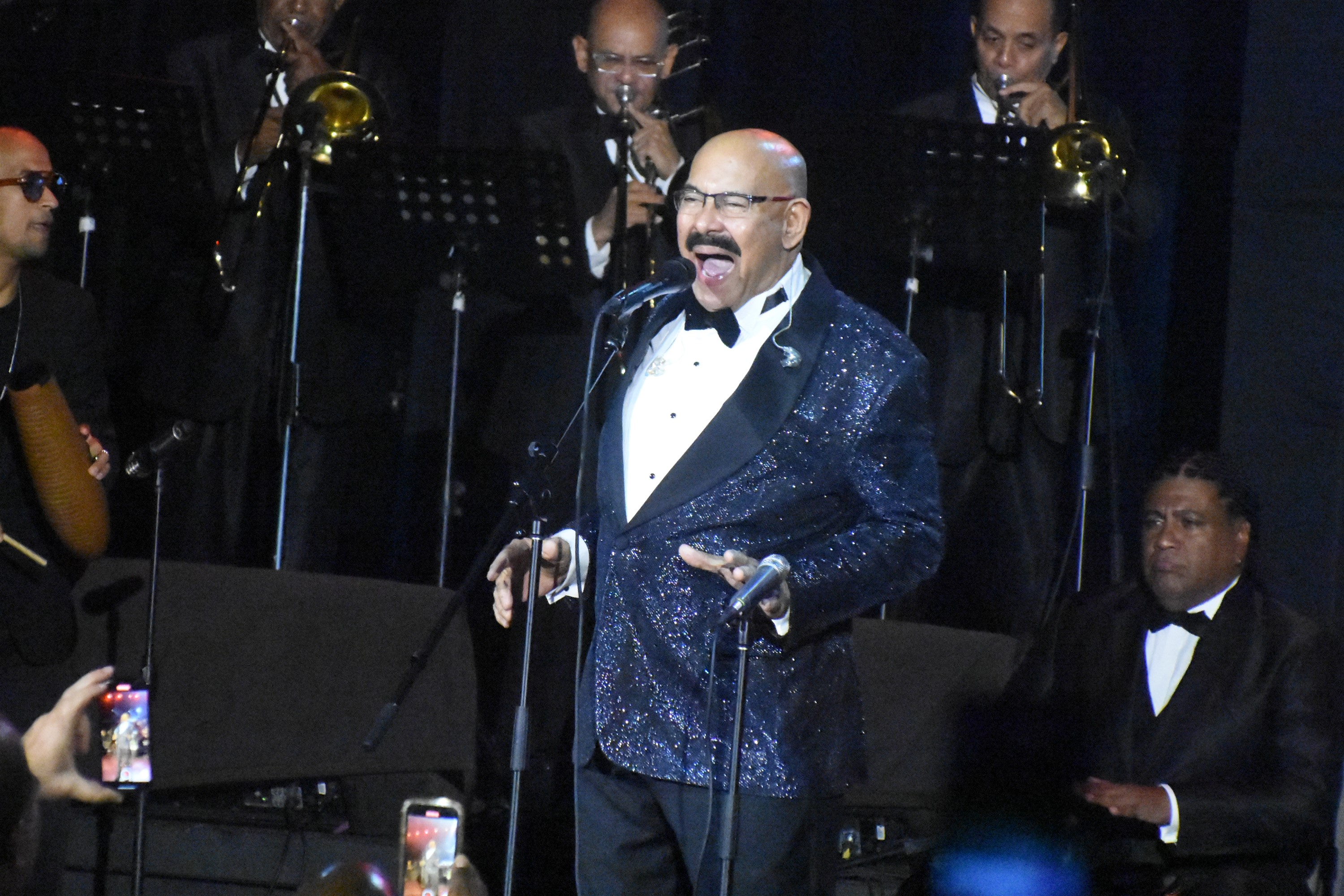 Oscar de León y Los Hermanos Rosario se adueñan del Jaragua