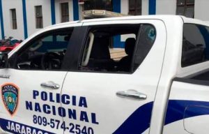 Policías resultan heridos tras ordenar cierre de centro cervecero