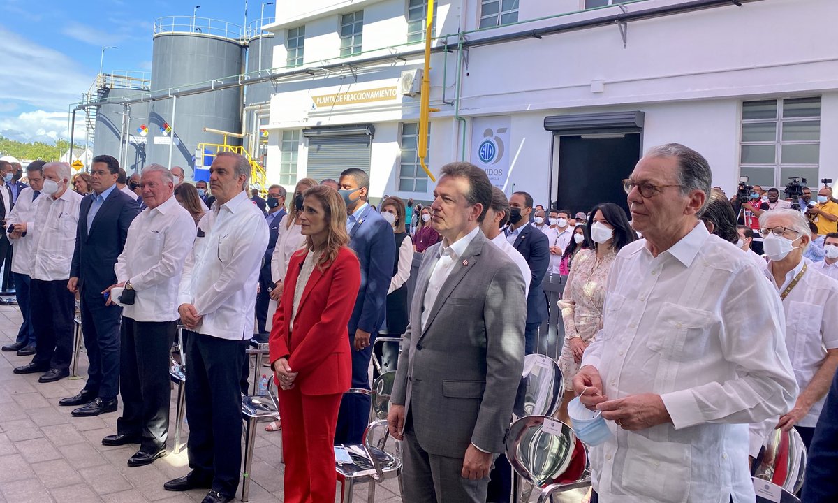 Abinader encabeza inauguración nuevas instalaciones del Grupo SID