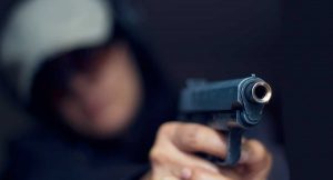 Miembro ARD hiere de bala a otra mujer en una riña en Yamasá