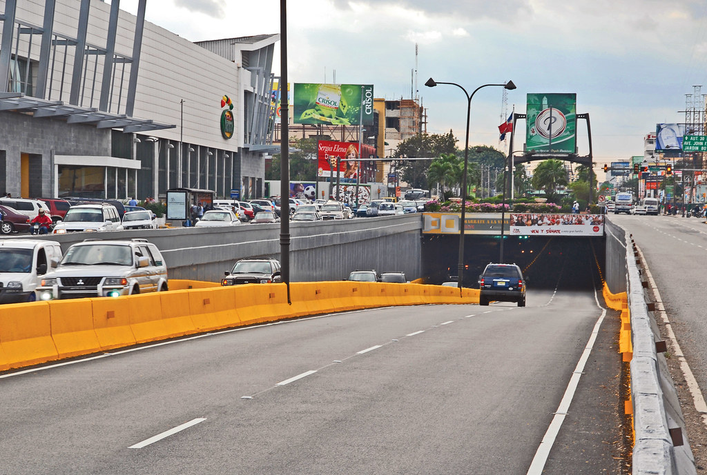 MOPC iluminará túnel de la 27 de febrero y puente Ramón Matías Mella