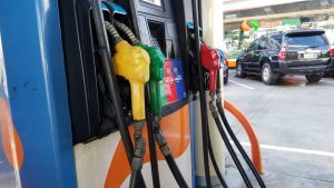 Congelan precios de los combustibles para la semana 12 al 18 febrero