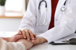 En Día Mundial contra el Cáncer, médicos recomiendan examinarse