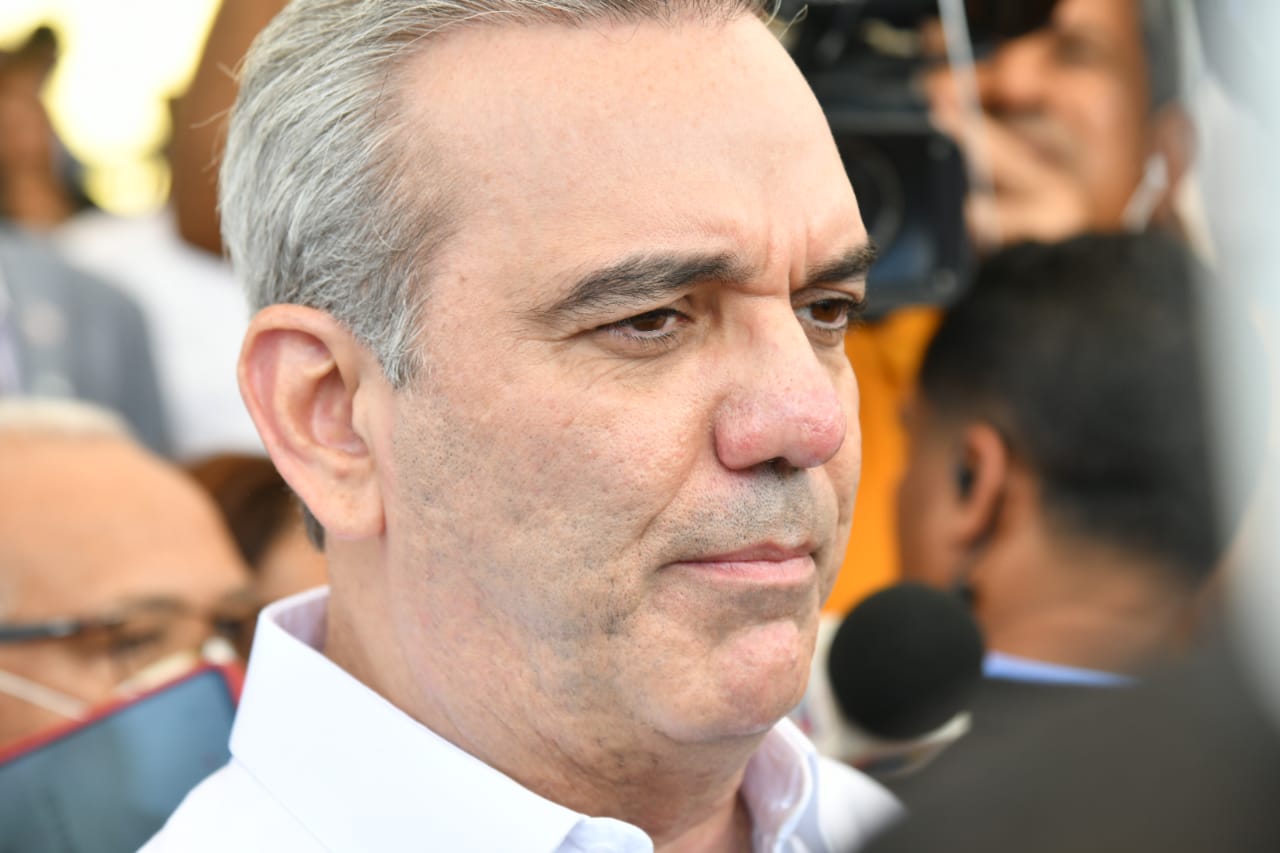 Abinader llama a la oposición a fortalecer la institucionalidad