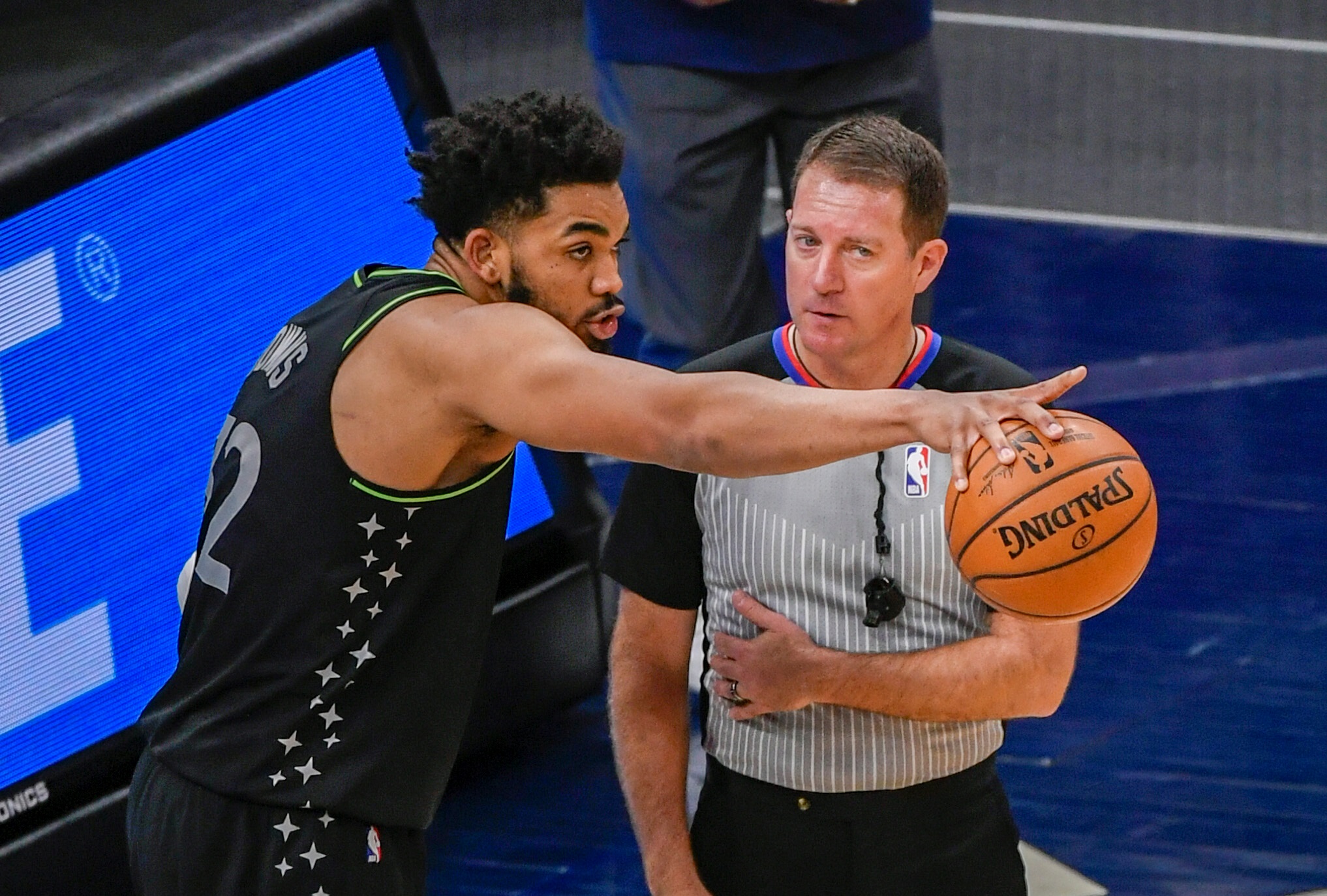 El dominicano Karl-Anthony Towns brilla con 60 puntos