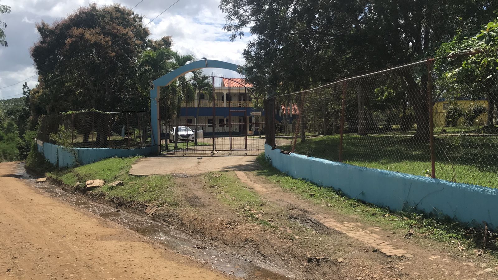 Alojarán 80 Ucranianos en finca del pelotero Tony Cabeza Fernández