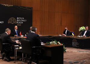 Rusia rechaza negociar tregua humanitaria en cumbre ministerial