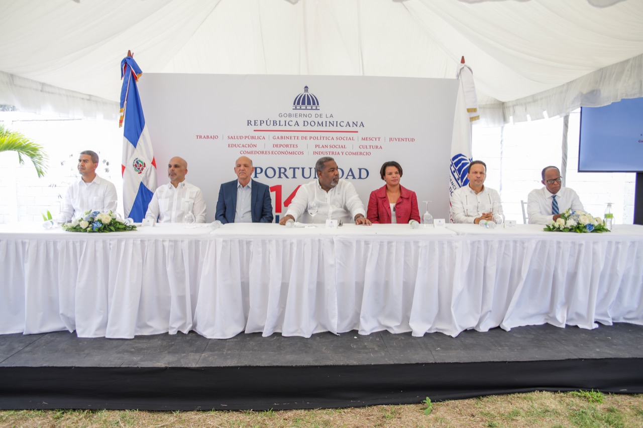 Anuncian aplicación de programas sociales en Monte Plata