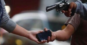 Atracos y asaltos tienen desesperados a residentes en la Independencia
