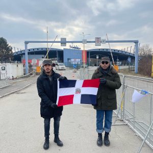 dominicanos en frontera de Ucrania