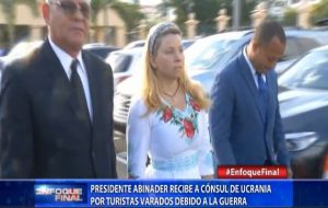 
Presidente Abinader recibe a cónsul de Ucrania por turistas varados debido a la guerra
