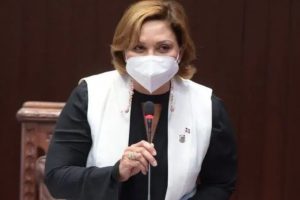 Diputada asegura que la oposiciónón política juega a la politiquería