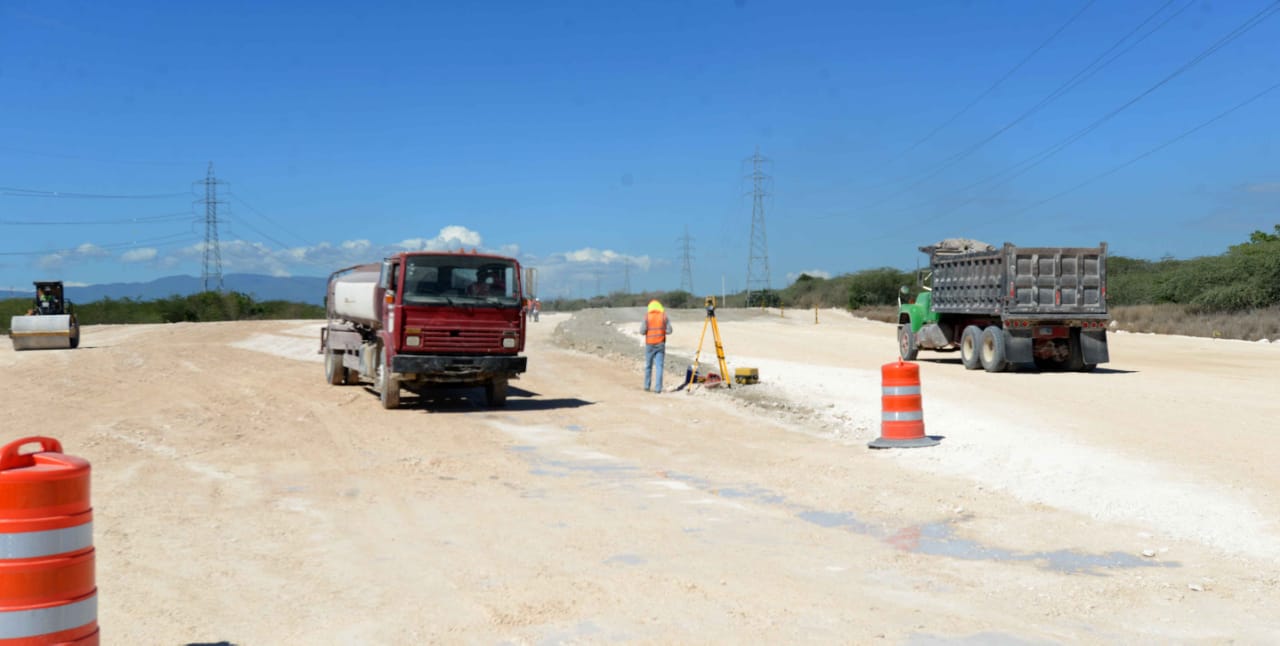 Circunvalación de Azua será terminada entre julio-agosto de este año