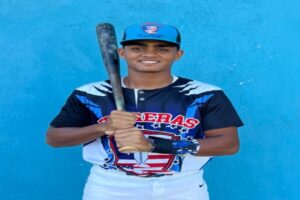Receptor de 16 años de edad, entrena para la academia Franklin Ferreras y recientemente mostró su pontencial en el Prospect Select en Viera, Florida.