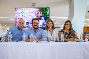 Chuck Fleuschauer, Luicho Méndez, Vannesa Méndez, Nathalia Abreu