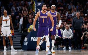 Chris Paul estaba lesionado de la muñeca derecha y lo sacó de juego con Phoenix desde el receso del Juego de Estrellas de la NBA