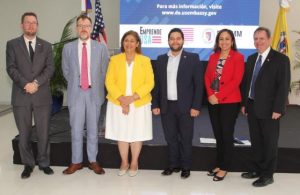 Embajada de Estados Unidos y Pucmm celebran feria Emprende USA