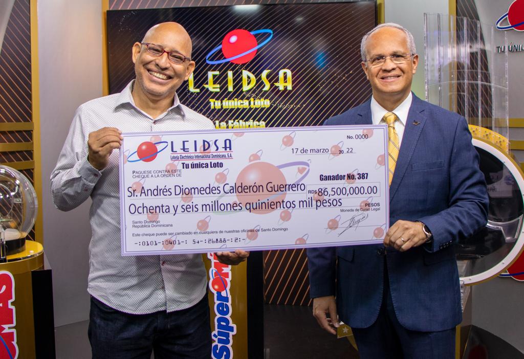 El ganador de RD$86.5 MM en la Loto recibió su premio