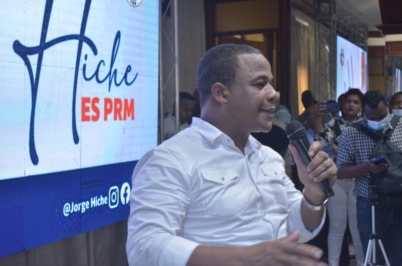 Jorge Hiche da demostración de fuerzas en el PRM en San Cristóbal
