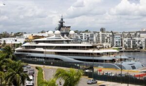 RD confirma investigación a yate de lujo vinculado a magnate ruso