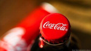 Elon Musk revela en un tuit Coca-Cola solía contener cocaína