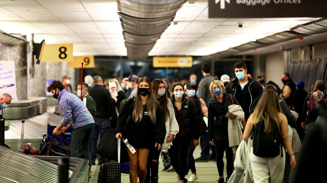 ¿Qué aerolíneas estadounidenses abandonaron obligación de mascarilla?